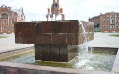 Фото блогера Сергея Ильича.Фонтан набекрень фонтан 