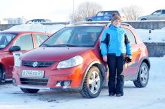 У Светланы Прокопьевой стаж вождения более 10 лет, а в гонке она впервые. Горячий лед, автомобили и дамы Волжский трек автогонки 