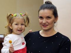 Наталья Ивановна с дочкой на руках.Строгая, добрая и любящая День матери 