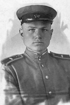 В 17 лет Александр Голюшев записался добровольцем, чтобы бить фашистов на фронте.Моя семья и война Лица Победы 75 лет Победе 