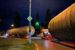 На ООО «Волжская перекись» доставлены крупногабаритные колонны общим весом 170 тонн