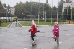 Ребятишки бежали с улыбками на лицах.Дождь спорту не помеха. Новочебоксарск присоединился ко Всероссийскому дню бега  Кросс нации-2022 