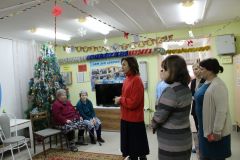 Министр труда и соцзащиты республики посетила первый сельский дом ветеранов в Чувашии