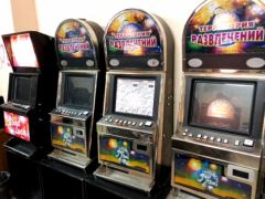 Игровые автоматы. Фото СУ СК РФ по ЧРУ чебоксарца изъяли 39 игровых автоматов и завели на него уголовное дело азартные игры 