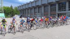 Велосипедисты выходят на стартБолее 100 велоспортсменов Чувашии разыграют призы республиканского соревнования Велоспорт 