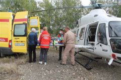 СанавиацияМедбрат-анестезист Алексей Смирнов рассказал, чем оснащен медицинский вертолет санавиация 