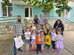 Дети Бердянского района получили подарки из Чувашии своих не бросаем 1 июня — Международный день защиты детей 
