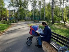 Молодая мама Любовь Ивановна. Фото автораВспомнить всё хорошее в прошлом,  узнать о лучшем будущем