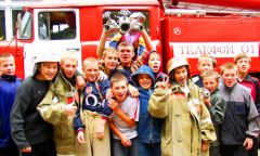 pozharnyie.jpgВ День защиты детей спасатели проведут экскурсии пожарные 