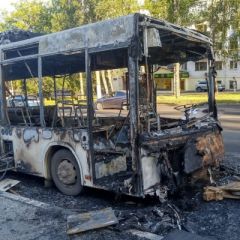 Сгоревший автобусПрокуратура проводит проверку по факту возгорания пассажирского автобуса в Чебоксарах возгорание 