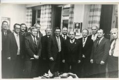 Команда директора Леонида Шевницына (в центре). Г.Шубников — крайний слева. Фото из архива Г.ШубниковаКоманда молодости нашей Комфортная среда 