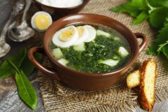 Холодный суп из щавеляНа даче: быстро и вкусно! Семейный стол 
