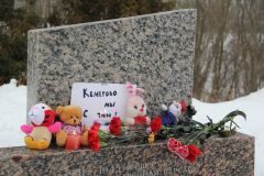 Жители Новочебоксарска: “Мы с вами, Кемерово” траур Новочебоксарск Кемерово инициатива Дети Акция 