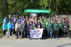 СубботникСубботник в чебоксарском Ботаническом саду провели Минприроды Чувашии и эковолонтеры весенние субботники 