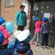 Дошколята детского сада 10 поздравили жителей микрорайона и ветеранов с Днем Победы