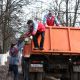 Новочебоксарцы очистили сквер по улице Терешковой от мусора