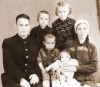Яков Григорьевич и Мария Петровна с детьми, 1956 год. Фото из семейного архива Григорьевых. 